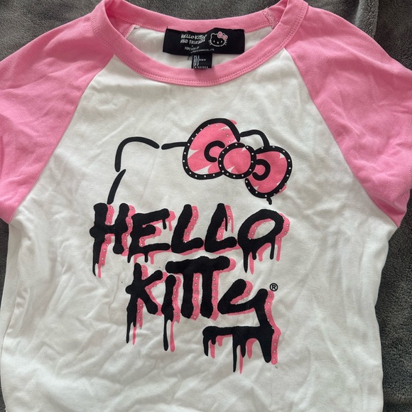 Hello kitty shirt - Picture 2 of 3